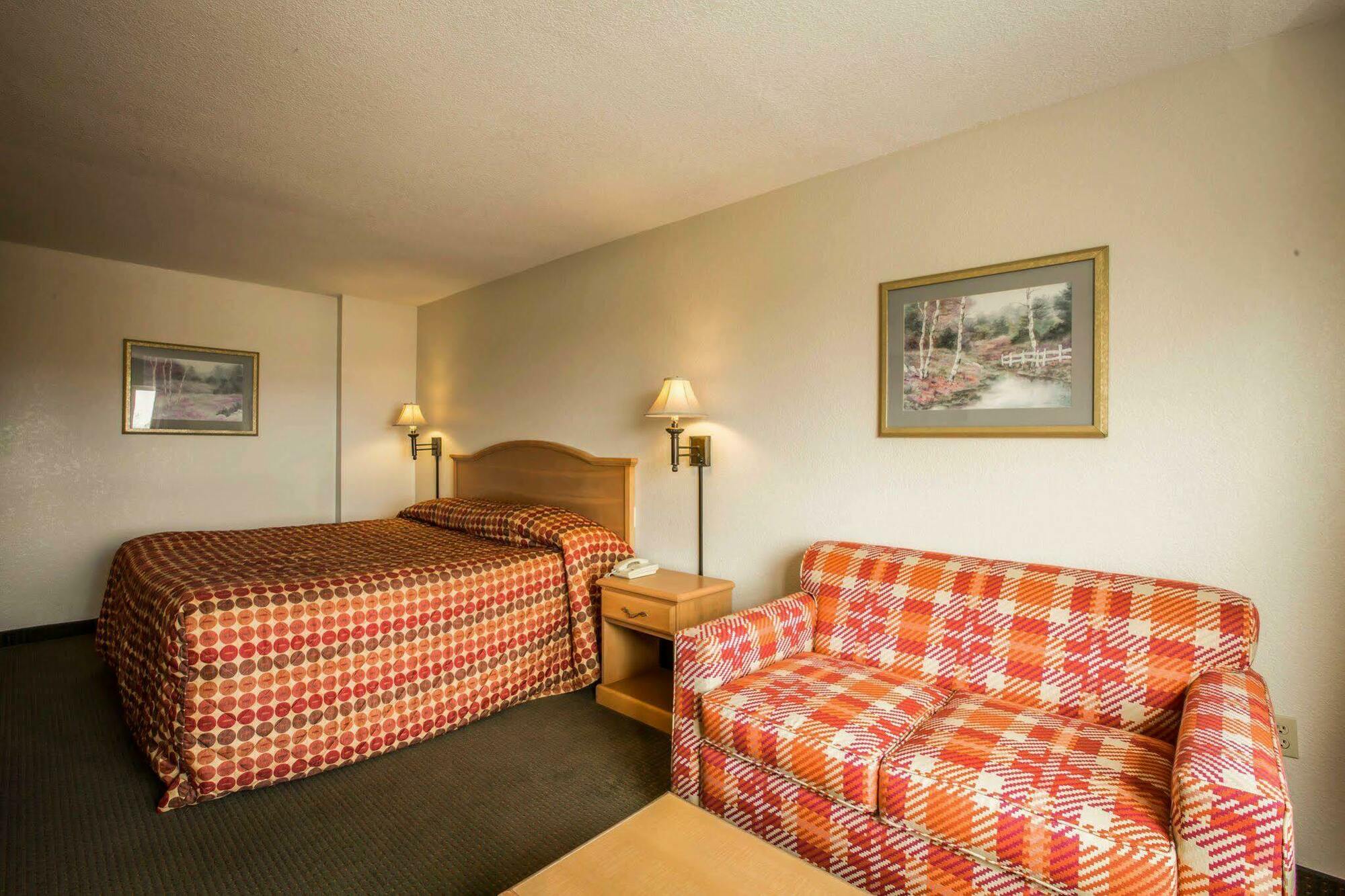 Rodeway Inn & Suites Near Outlet Mall - Asheville Exterior foto